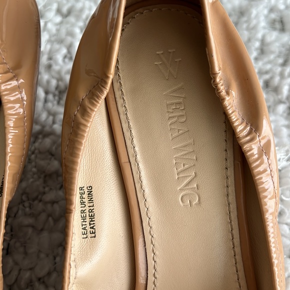 BEAUTIFUL Vera Wang wedge patent leather peep toe shoes. Tan. Size 9 (40 EU). - Picture 6 of 8